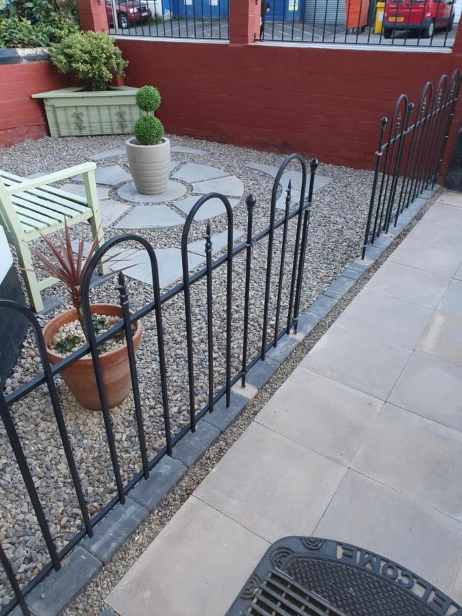 J'S Mayfair Guest House Blackpool Buitenkant foto