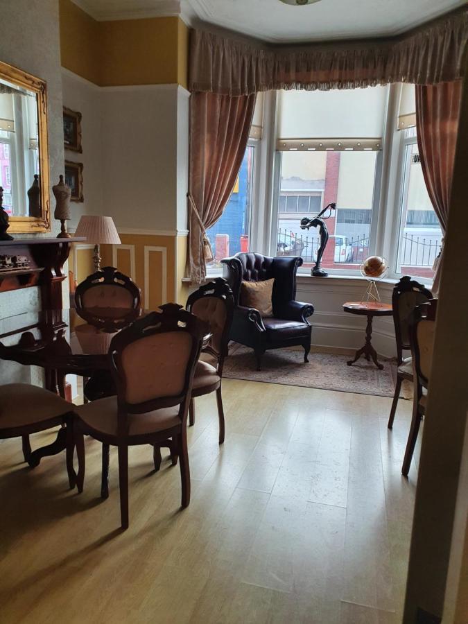 J'S Mayfair Guest House Blackpool Buitenkant foto