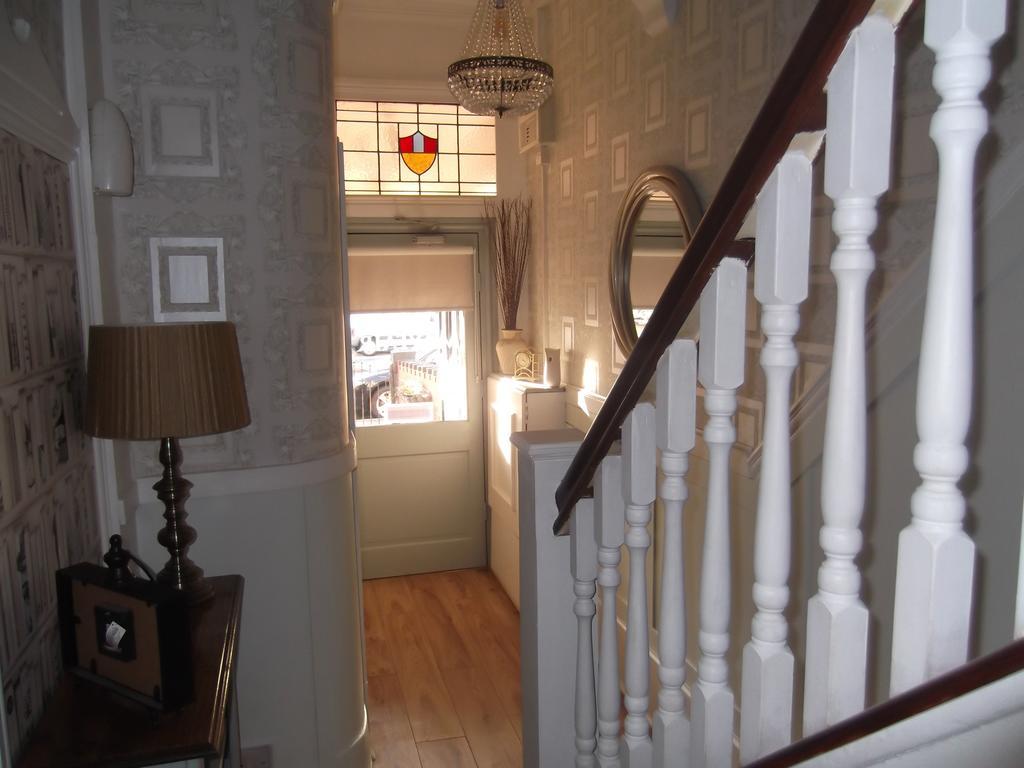 J'S Mayfair Guest House Blackpool Buitenkant foto